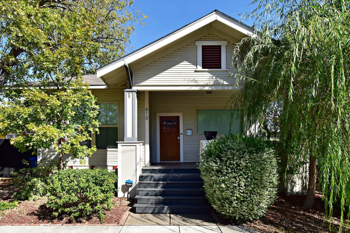Interior of furnished monthly rental near The Pearl, San Antonio